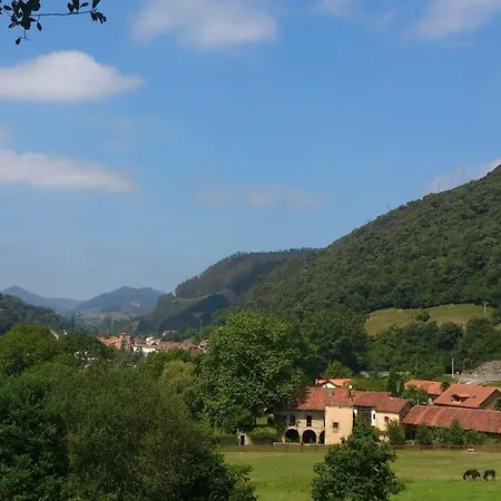 Chapel House Of Palacio De Hualle Near Comillas Vila Treceño
