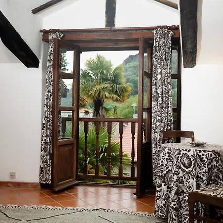 Chapel House Of Palacio De Hualle Near Comillas Тресеньо