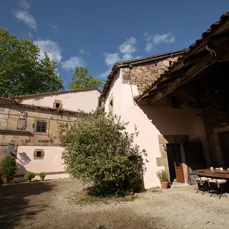 Chapel House Of Palacio De Hualle Near Comillas Vila Treceño