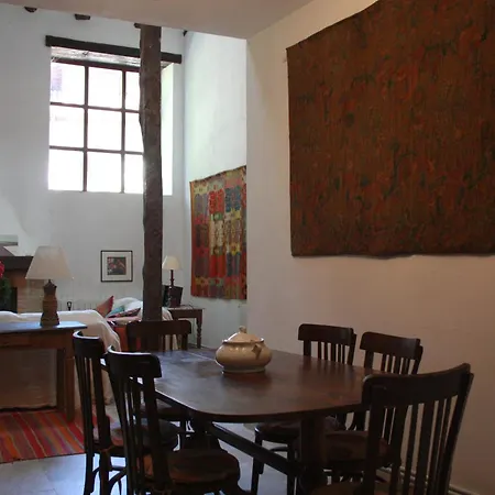 Chapel House Of Palacio De Hualle Near Comillas Тресеньо