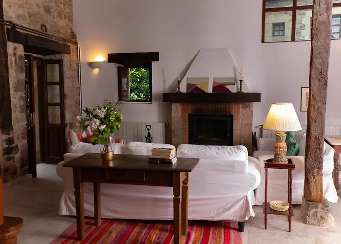 Chapel House Of Palacio De Hualle Near Comillas Villa