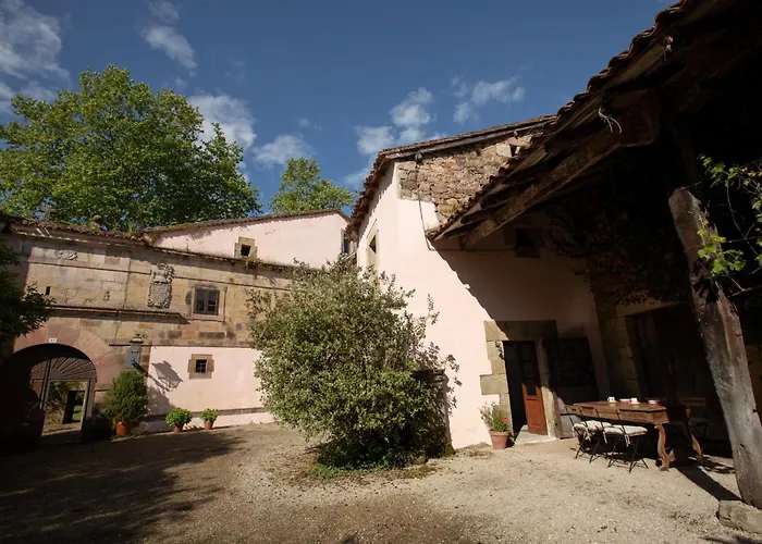 Chapel House Of Palacio De Hualle Near Comillas Villa Treceno