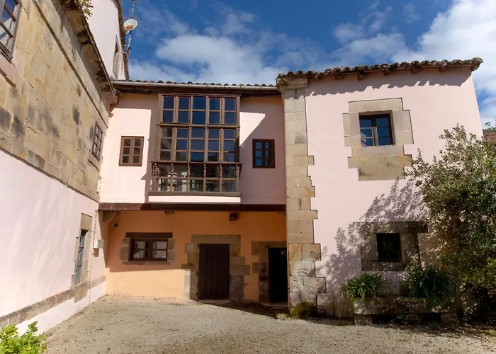 Villa Chapel House Of Palacio De Hualle Near Comillas Treceno